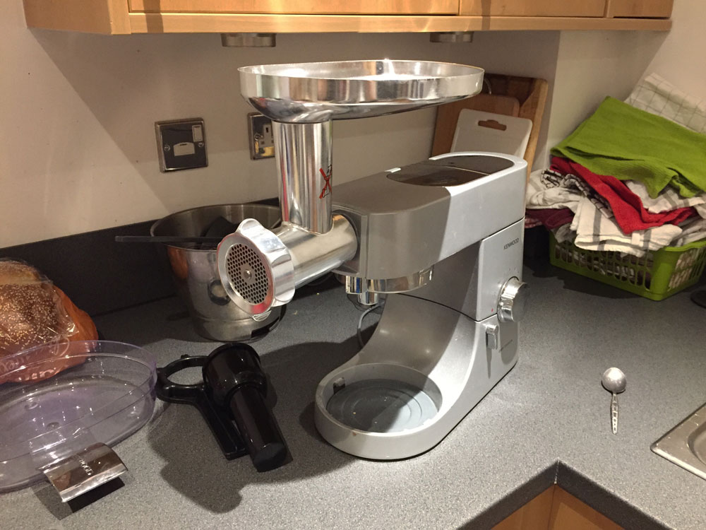 stand-mixer-with-mincer